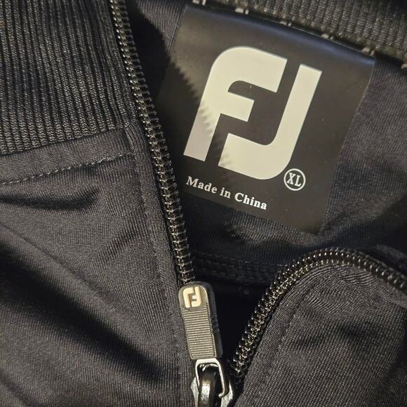 Footjoy black quarter zip sweater size XL - Picture 5 of 7
